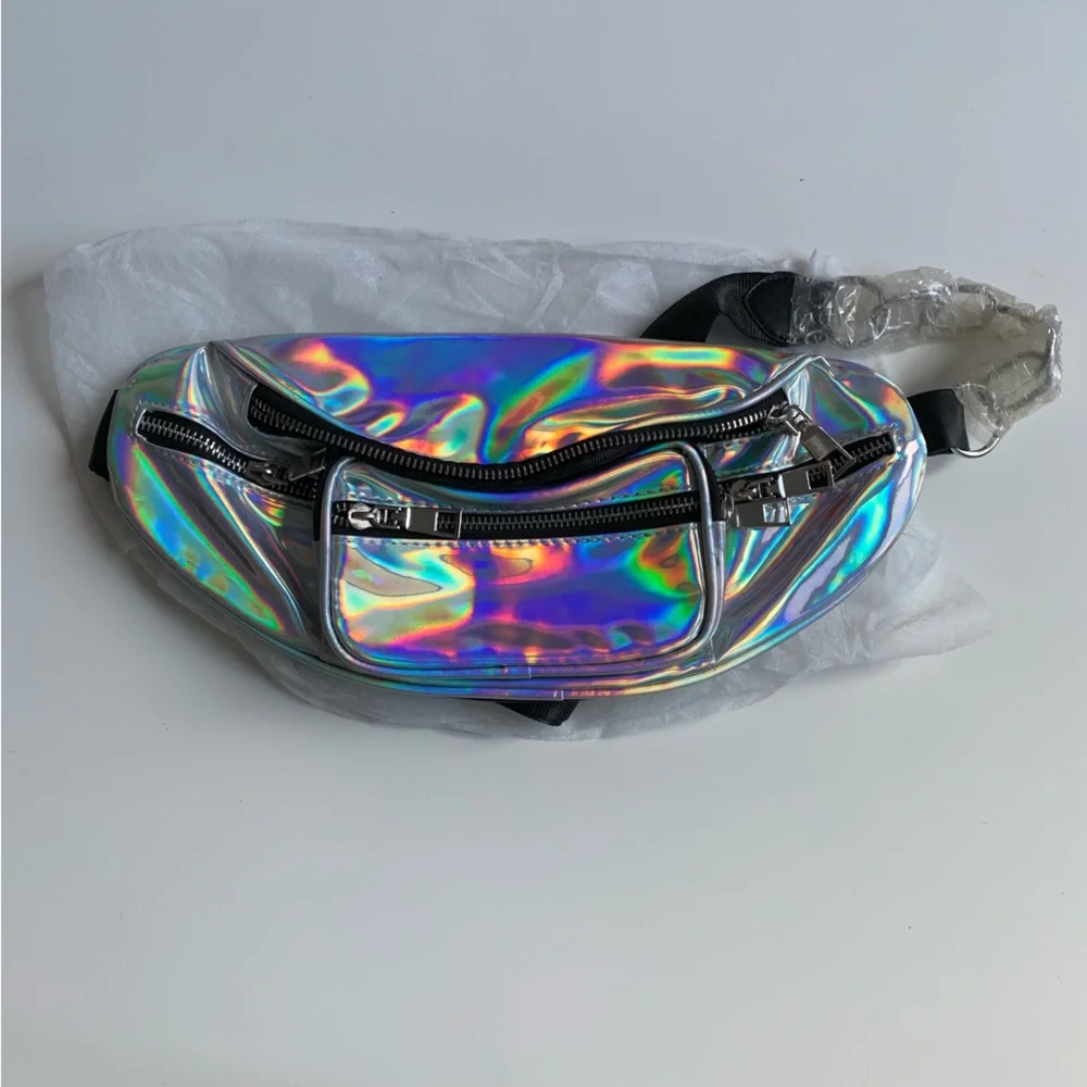 silver holographic fanny pack - Picture 7 of 10